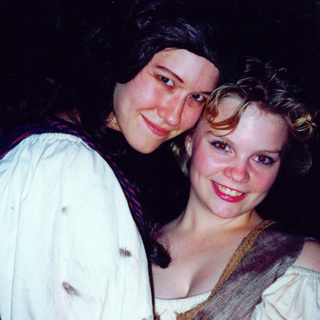 Lori-Eliz-hs-play-square